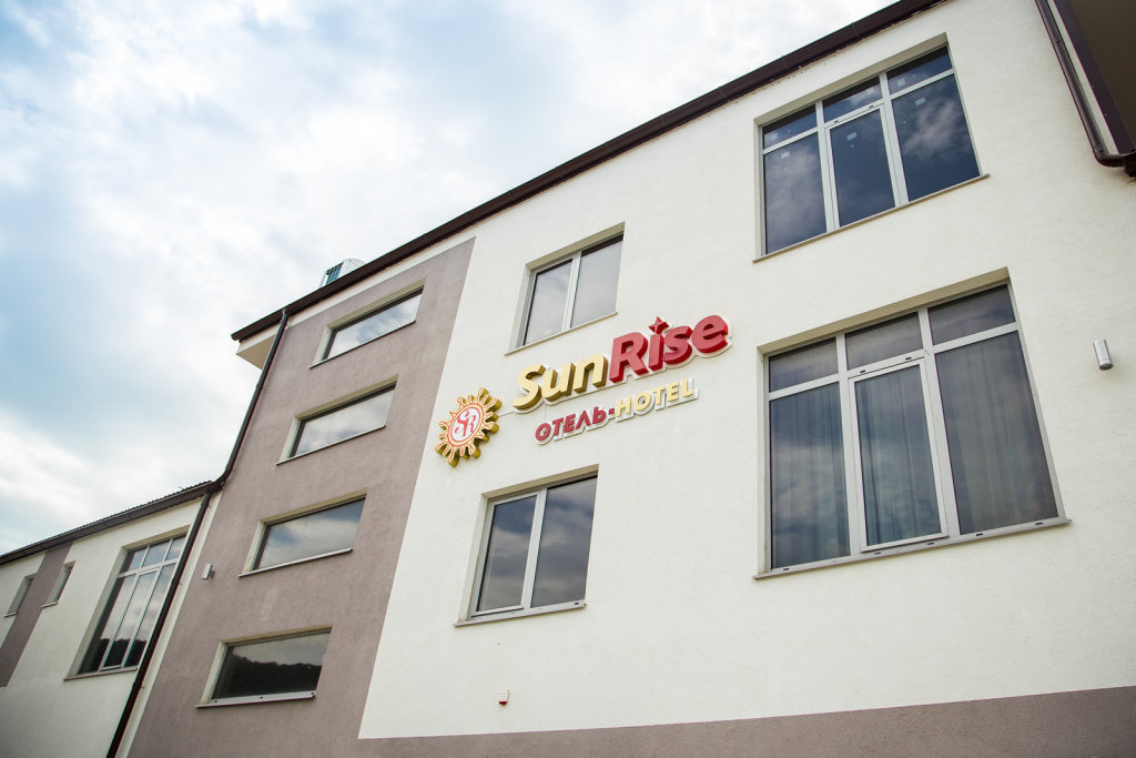 Sunrise Hotel — hotel in Nebug