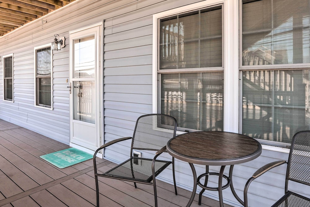 Bright & Airy Condo Walk to Ortley Beach — 4-Star Luxury Hotel in Seaside Heights, United States