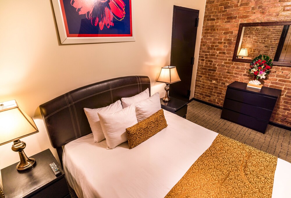 Royal Park Hotel and Hostel - photo 22