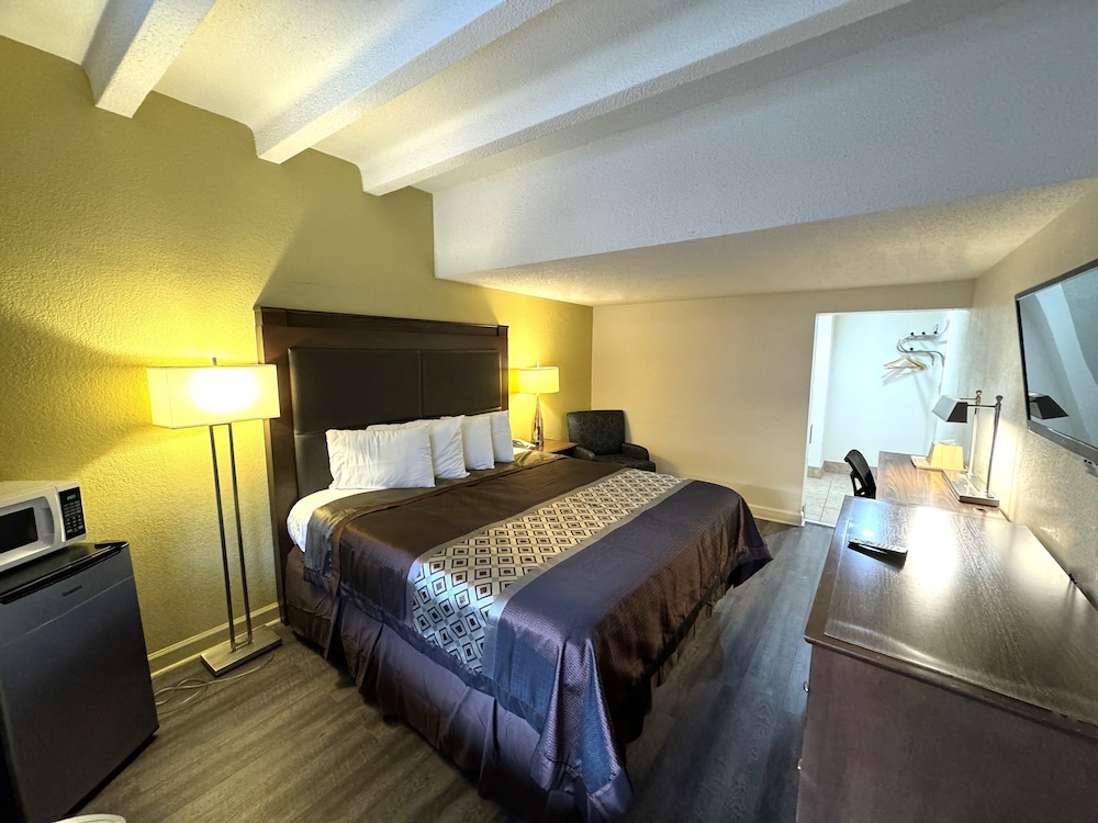 James River Inn & Suites - photo 12