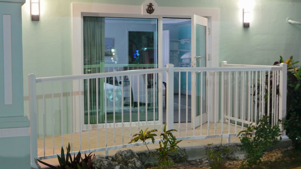 Island House Hotel - photo 44