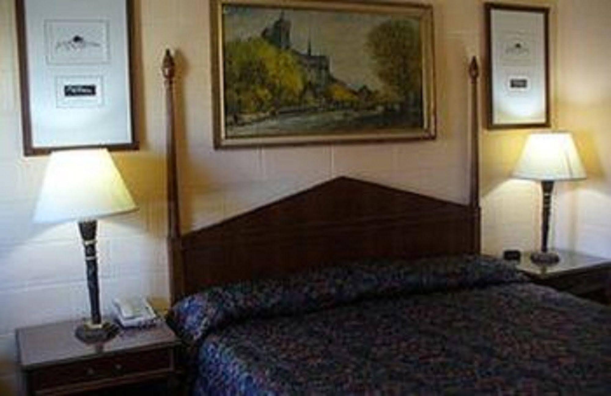 Motel 10 - photo 8