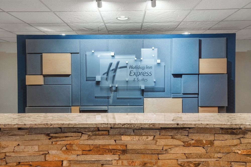 Holiday Inn Express & Suites Hayward by IHG - photo 99