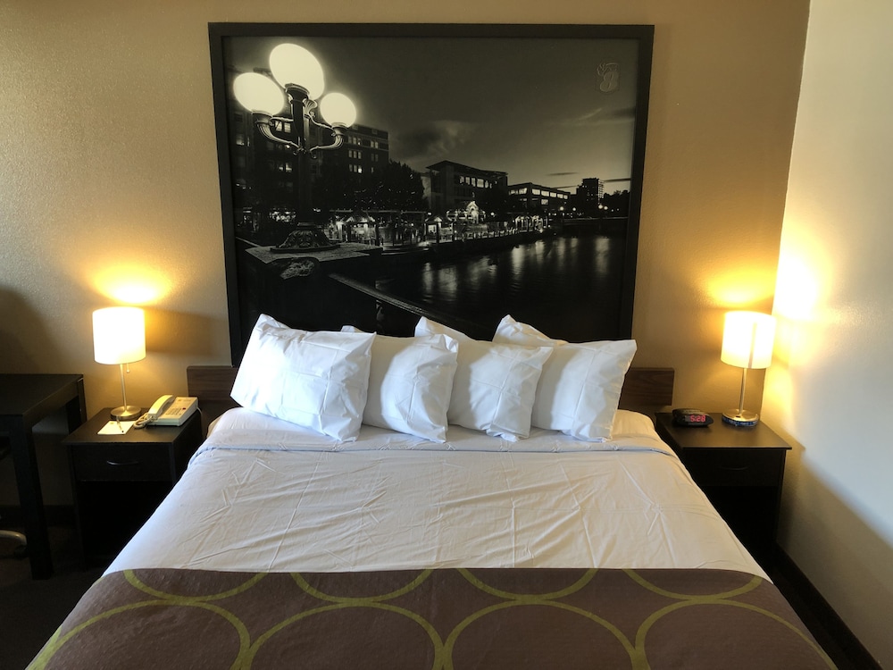 Super 8 by Wyndham Fernley - photo 5