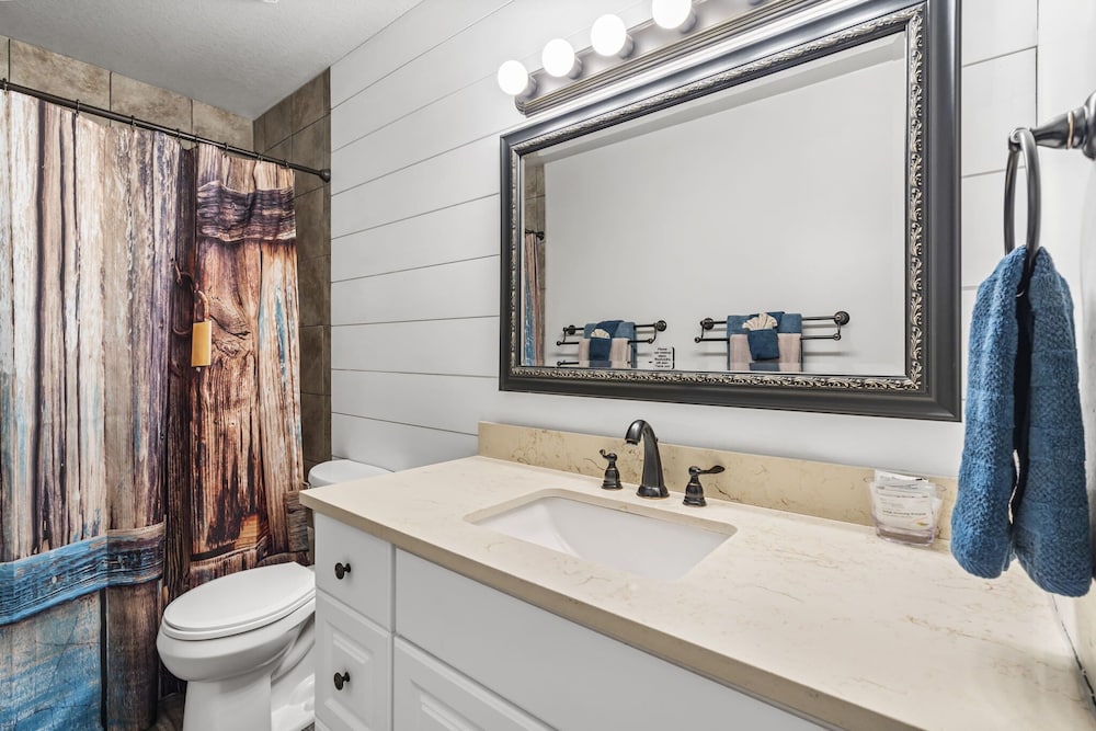 Suite Outlook Resort Amenities Penthouse Close to Downtown Updated - photo 17