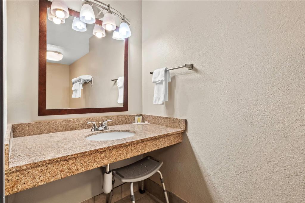Days Inn by Wyndham Whitmore Lake Ann Arbor Brighton - photo 14