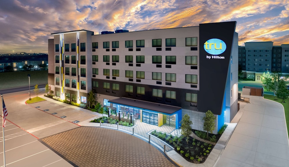 Tru by Hilton San Antonio at the Rim - photo 30