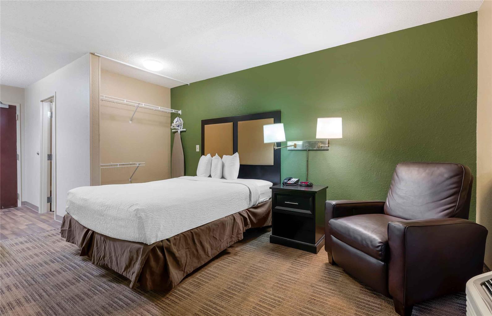 Extended Stay America Select Suites Jacksonville Lenoir Avenue East - photo 6