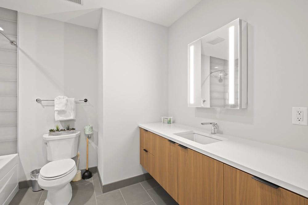 Global Luxury Suites at Tribeca - photo 4