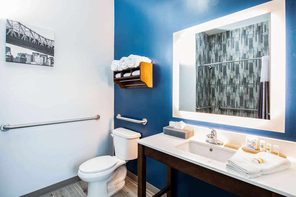 La Quinta Inn and Suites Long Island City - photo 10