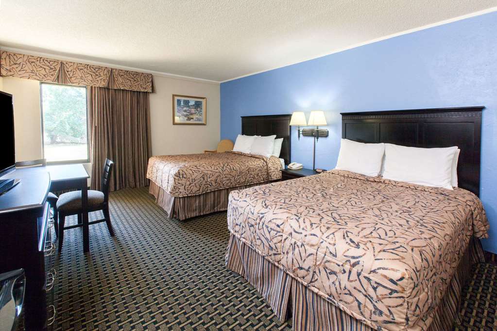 Days Inn by Wyndham Norman - featured photo