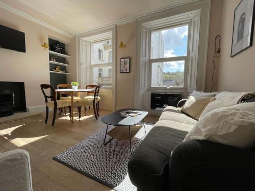 Bijou apartment in the heart of Melrose — 4-Star Luxury Hotel in Melrose, United Kingdom