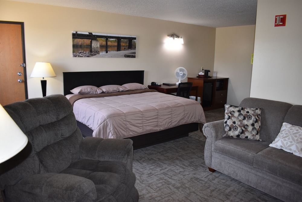 Heartland Hotel and Suites - photo 14