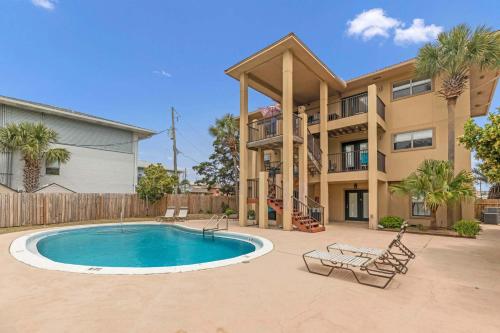 Bluefish Community Pool And Minutes Walk To The Beach — Fort Walton Beach