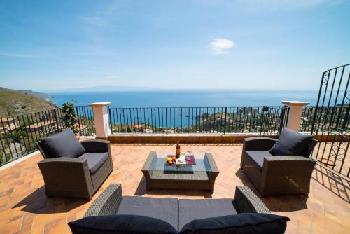 Villa Sofia — 4-Star Luxury Hotel in Taormina, Italy