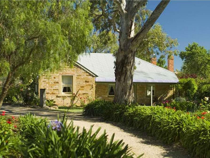 Anchor Cottage Port Willunga Cottages — 4-Star Luxury Hotel in Adelaide, Australia
