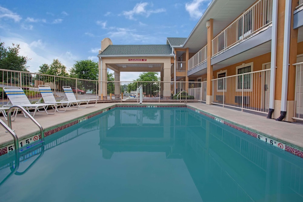 Days Inn by Wyndham Marietta White Water - photo 21