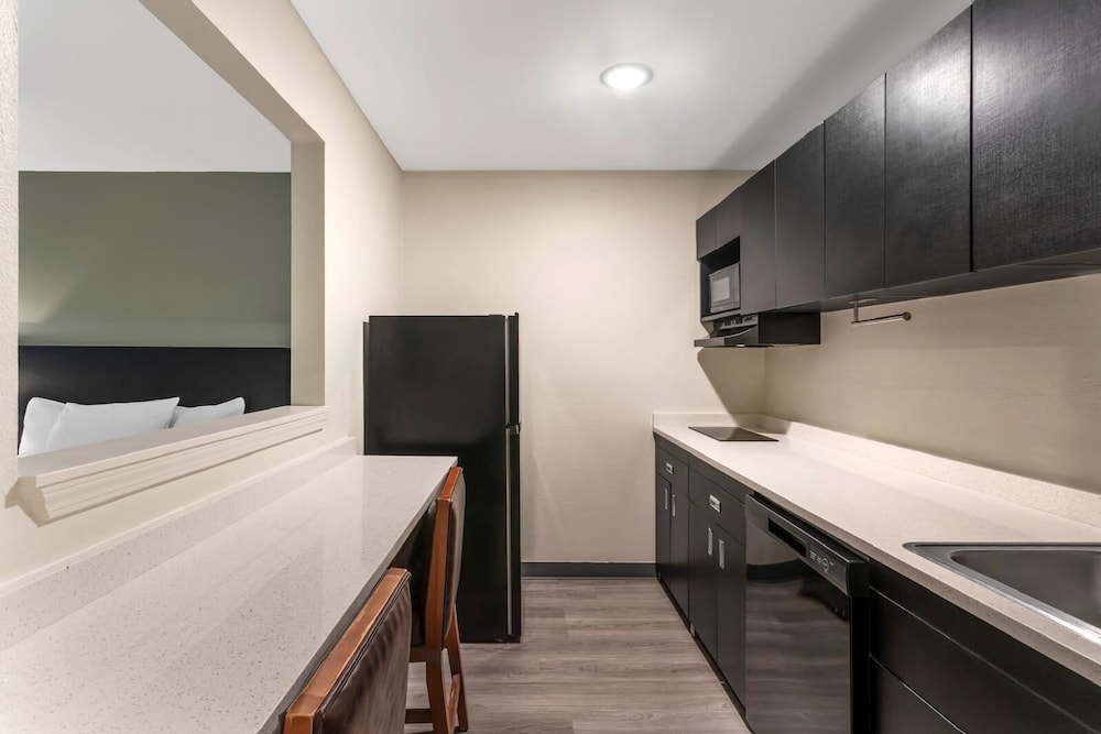 MainStay Suites Little Rock West Near Medical Centers - photo 12