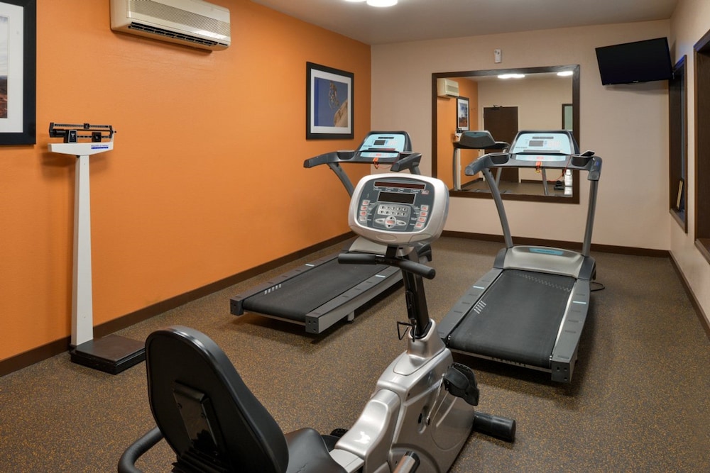 Holiday Inn Express Hotel & Suites Kingman by IHG - photo 26