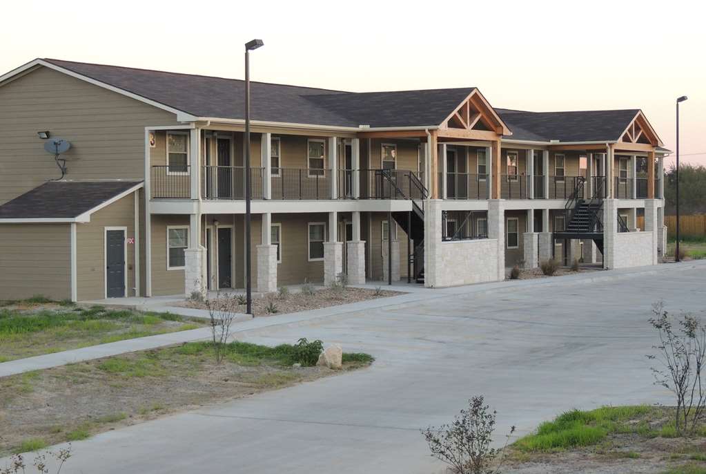 Eagle's Den Suites Carrizo Springs a Travelodge by Wyndham - photo 3
