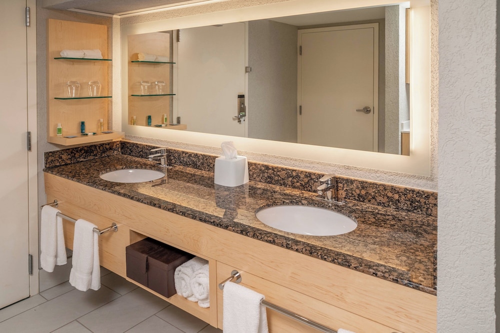 Delta Hotels by Marriott Huntington Downtown - photo 15