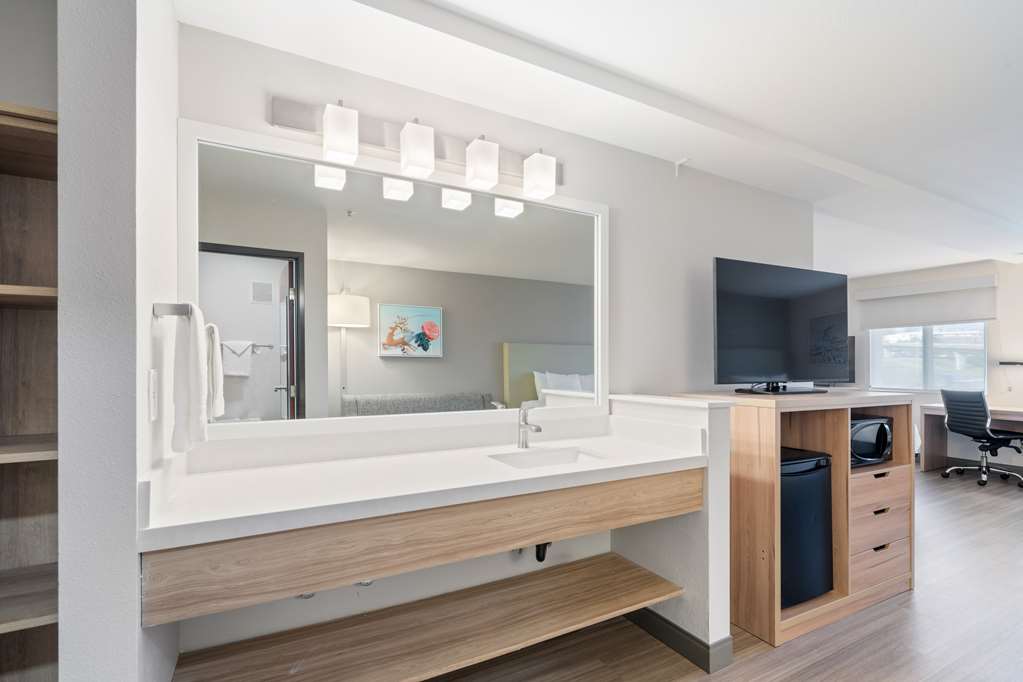 Best Western Lake Oswego Portland Hotel & Suites - photo 33