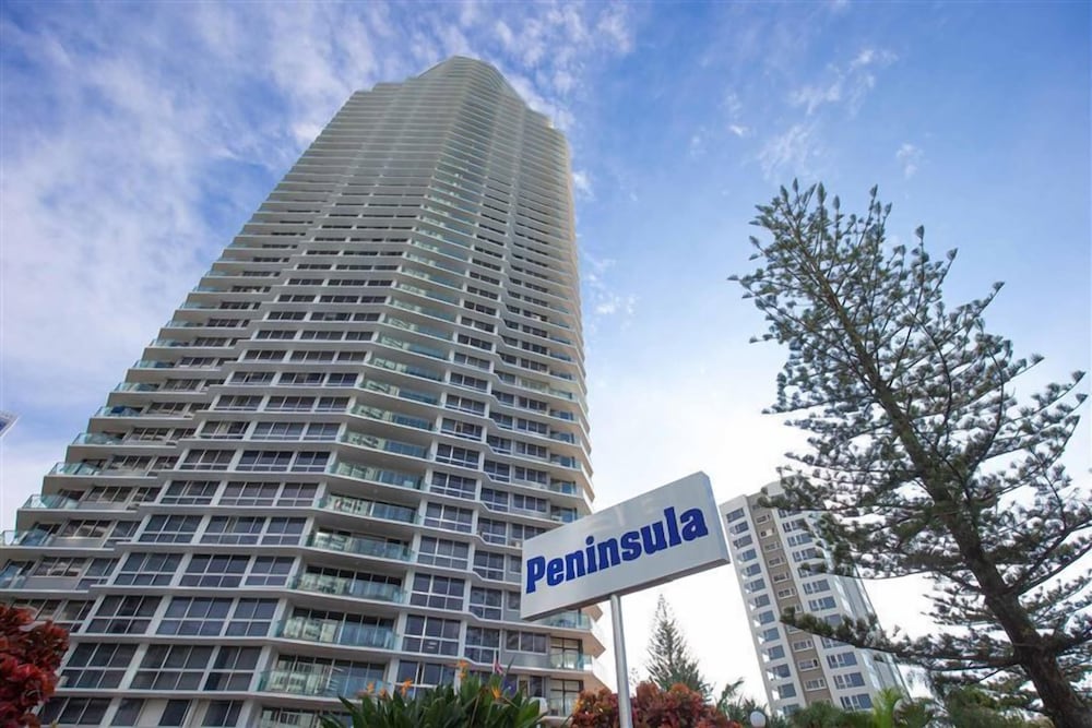 Beach View 2 Bedrooms Apartment — 4-Star Luxury Hotel in Surfers Paradise, Australia