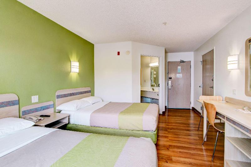 Super 8 by Wyndham Aurora East - featured photo
