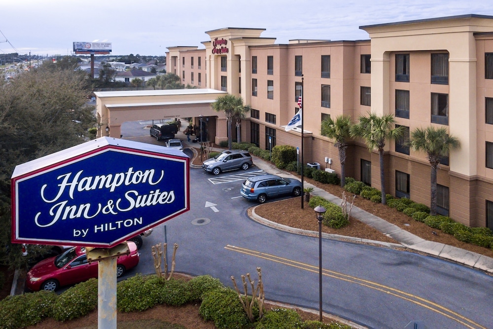 Hampton Inn & Suites Navarre - photo 35
