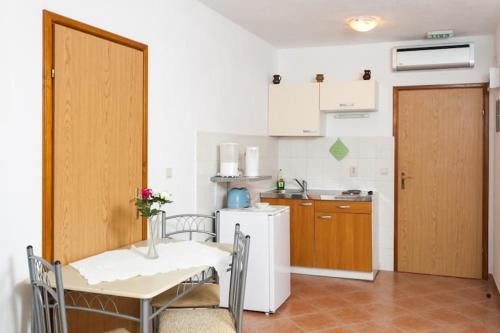 Apartments Ana Lopud Studio with Balcony and Sea View 2