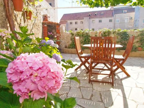 Apartment Kameo with terrace