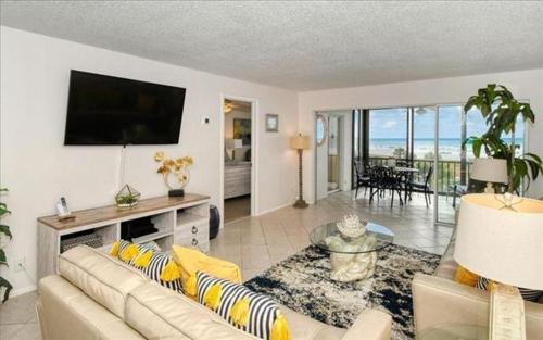 Crescent Royale Condominiums 412 — 4-Star Luxury Hotel in Siesta Key, United States