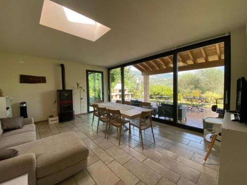 Villa Faro — 4-Star Luxury Hotel in Roe, Italy
