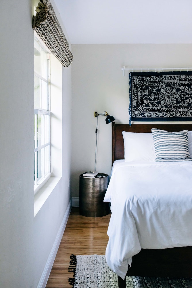 Charming 3BR in Wynwood by Sonder - photo 5