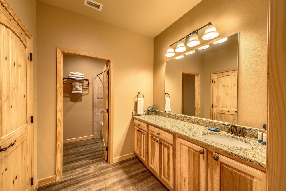 Old Mills Resort OM A6 3 Bedroom Condo by RedAwning - photo 15