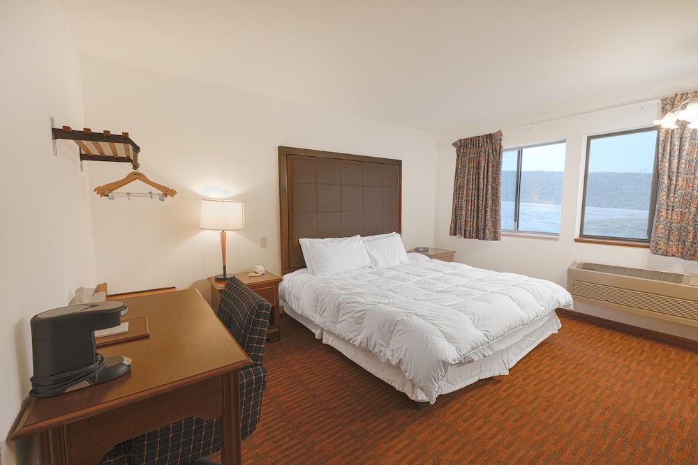 Harlan Inn and Suites - photo 11