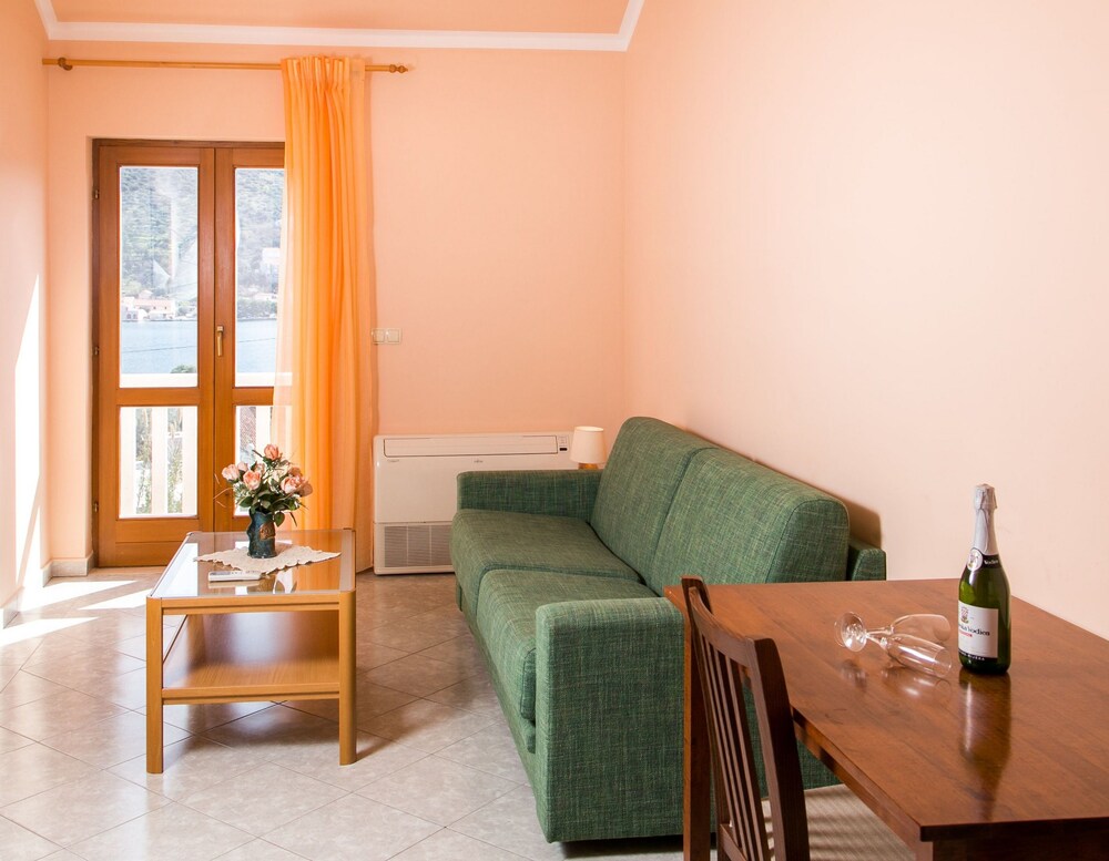 Apartments Zaton Bay