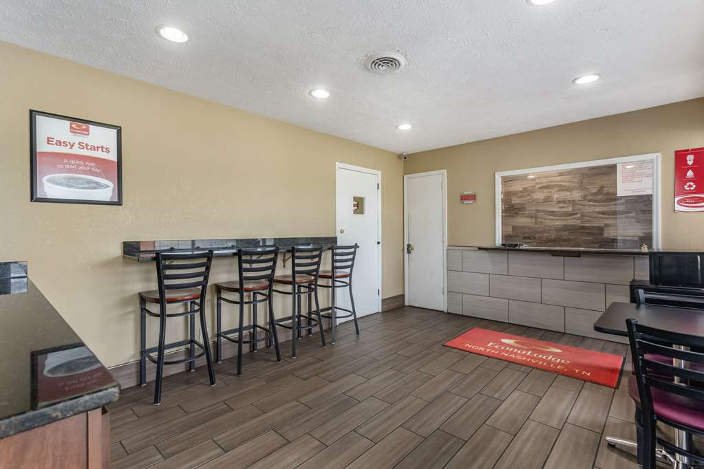 Econo Lodge Nashville North - photo 9