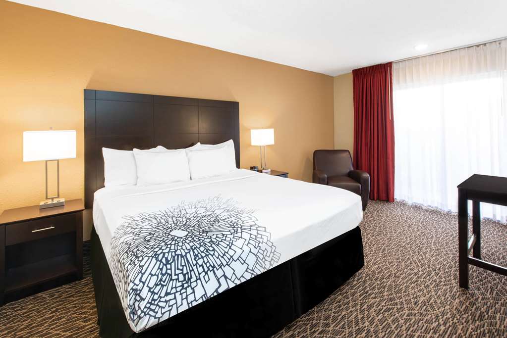 La Quinta Inn by Wyndham Clearwater Central - photo 17