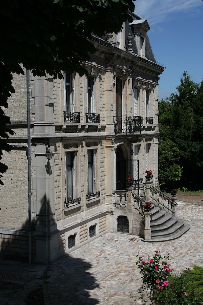 Villa Primerose — 4-Star Luxury Hotel in Arcis-Sur-Aube, France