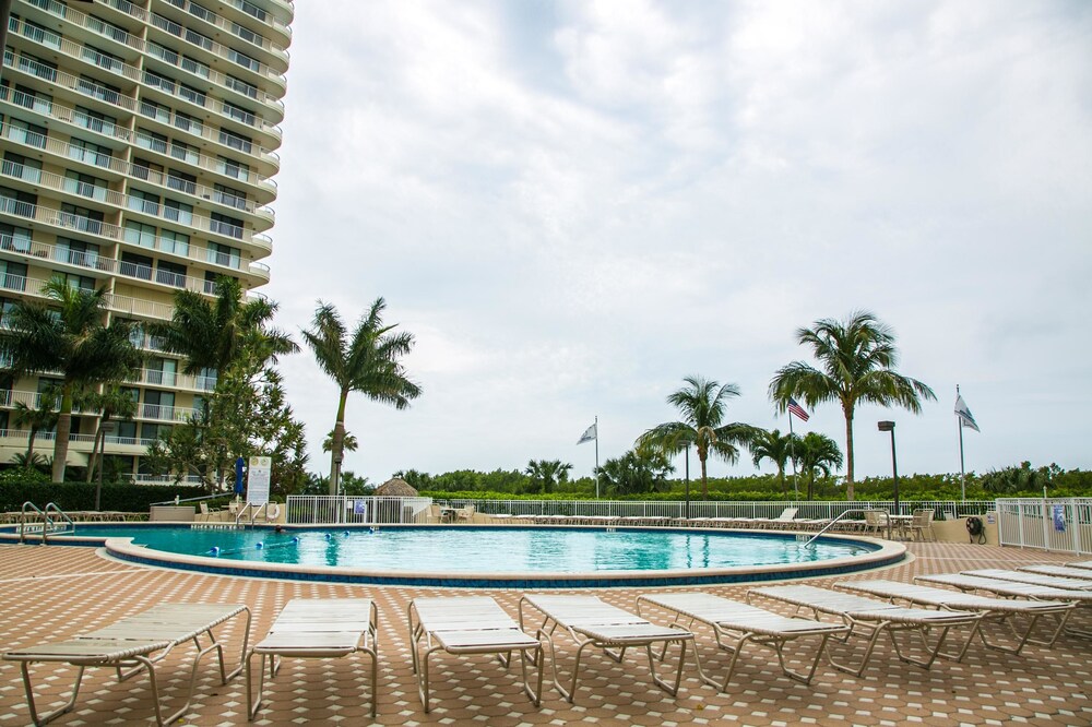 South Seas Tower 3 1005 - photo 14