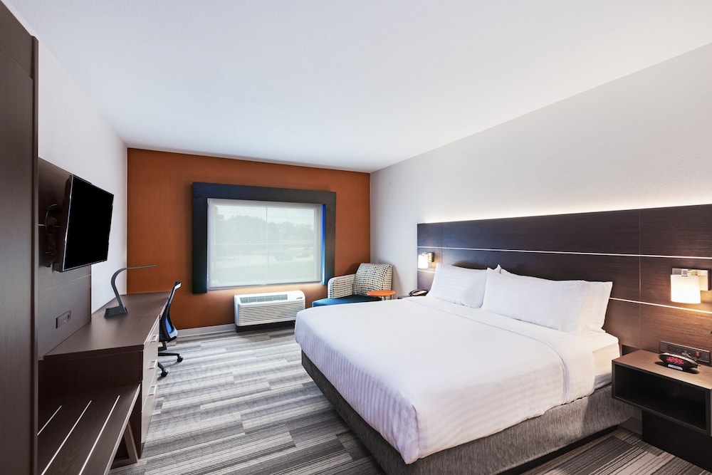 Holiday Inn Express & Suites Coffeyville by IHG - photo 11