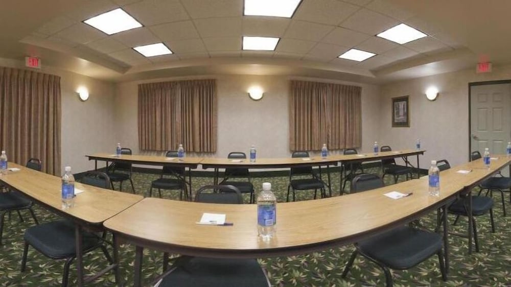 Holiday Inn Express Suites Plant City by IHG - photo 45