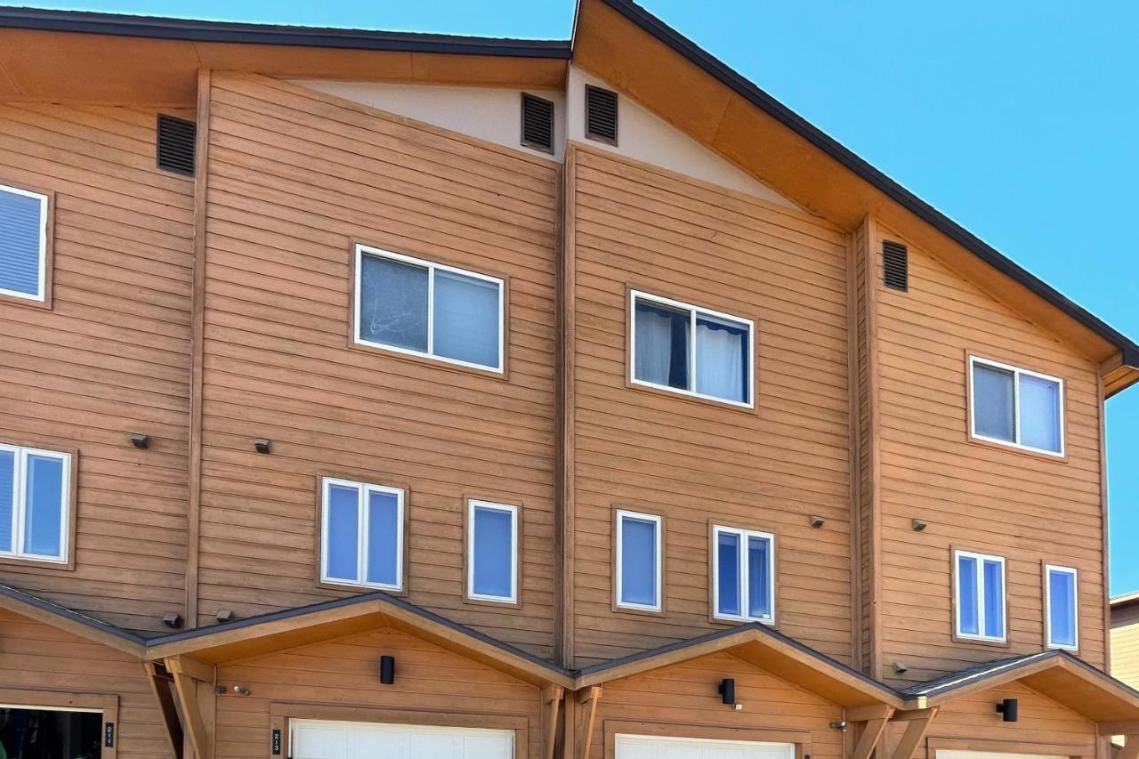 Cozy Fraser Cabin — 4-Star Luxury Hotel in Fraser, United States