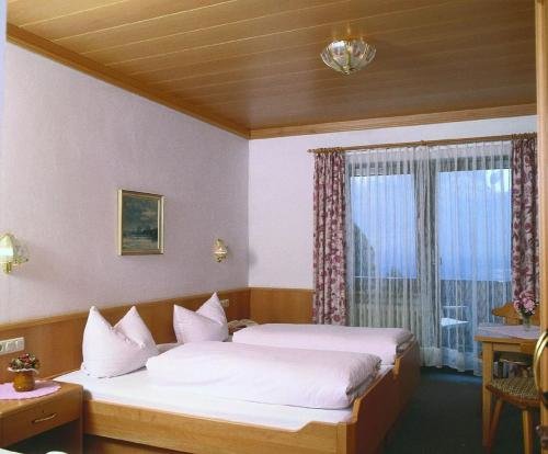 Panoramahotel Cafe Wimmer — hotel in Schollnach