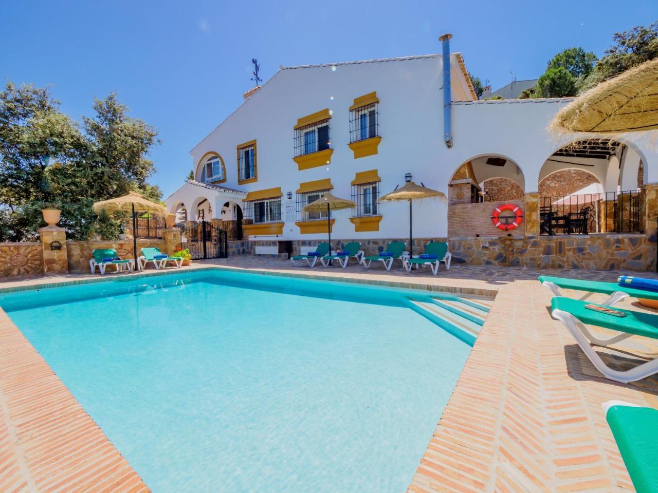 Tu Villa Rural Lentisco 8 Dormitorios Piscina Privada — 4-Star Luxury Hotel in Alhaurin El Grande, Spain