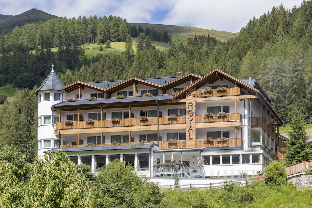 Hotel Royal - carbon neutral hotel in Sesto