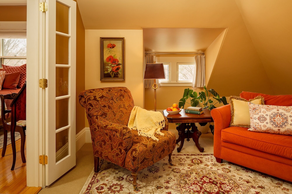 The Lady Mary Inn - photo 12