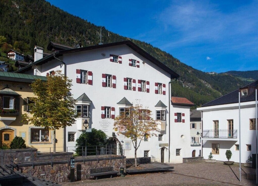 Hotel Castel Kandelburg in Rio Di Pusteria, Italy