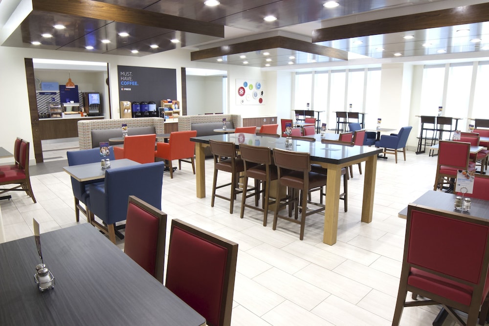 Holiday Inn Express Hotel & Suites Seguin by IHG - photo 29